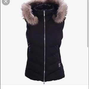Descente
Women's Stella Vest Fur Hood